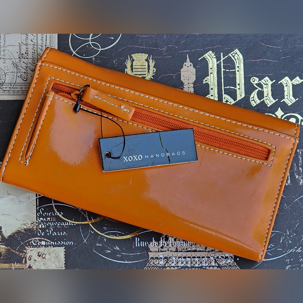 XOXO Wallet - Picture 3 of 5